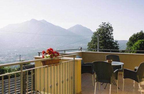 Avellino Apartment | Homerez - Apt Avellino - Mountain View