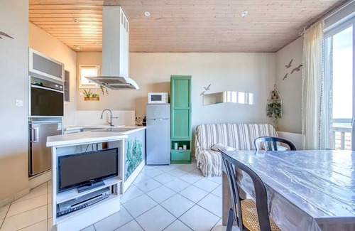 Soulac-sur-Mer Apartment | Homerez - Apt, Soulac-sur-Mer, sea view
