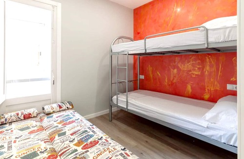 Reus Apartment | Homerez - Big appartement for 9 ppl. with balcony at Reus