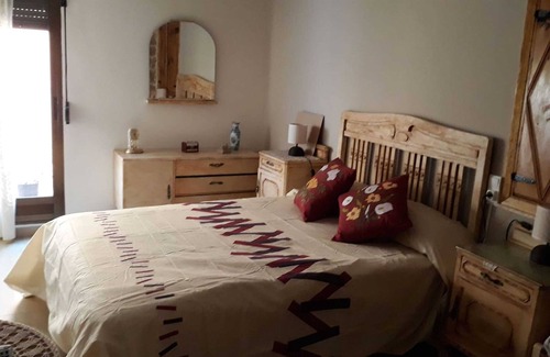 Sieso de Huesca Ski Chalet | Homerez - Big chalet for 11 ppl. with shared pool and terrace at Sieso de Huesca