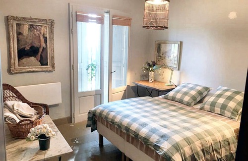 Marsillargues House | Homerez - Charming House in Marsillargues with Garden