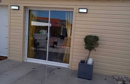 Embreville House | Homerez - Charming House in Embreville with Garden