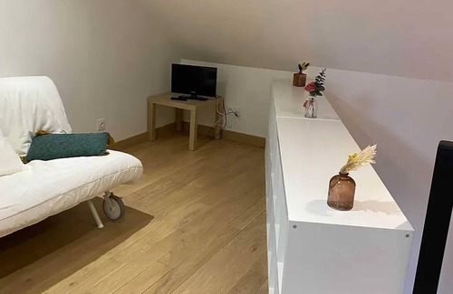 Les Riceys House | Homerez - Charming house in Les Riceys with private courtyard