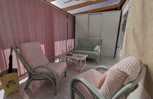 Quettehou House | Homerez - Charming house in Quettehou with large garden and terrace.