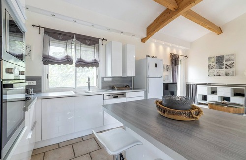 Poussan House | Homerez - Charming House in Poussan with Private Garden