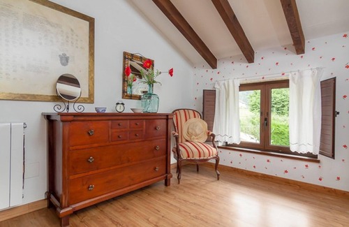 Escobedo de Camargo House | Homerez - Charming House in Calgar with Lake View