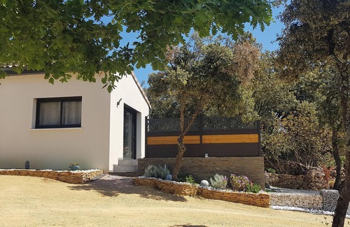 Mornas House | Homerez - Charming House with Garden in Mornas