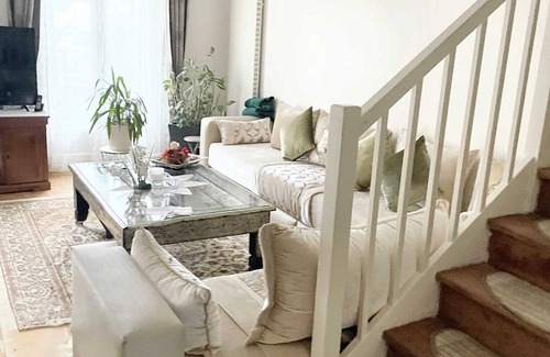 Les Templiers Villa | Homerez - Charming Villa in Élancourt with Private Garden