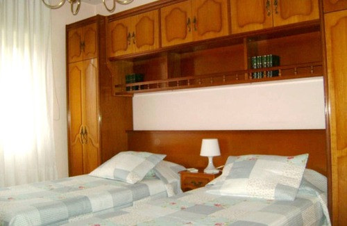 Oviedo City Centre Apartment | Homerez - Comfortable apartment in Oviedo