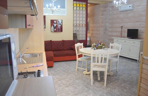 Reggio Calabria Apartment | Homerez - Cosy flat in Reggio Calabria