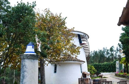 Anadia House | Homerez - Elegant property in Anadia with terrace and barbecue