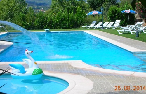 Pedraca House | Homerez - House for 5 ppl. with shared pool, jacuzzi and garden at Pedraça