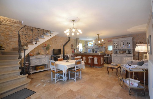 Le Thor House | Homerez - House in Le Thor with shared pool