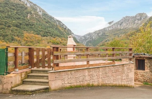 Penamellera Alta House | Homerez - House in Trescares, mountains