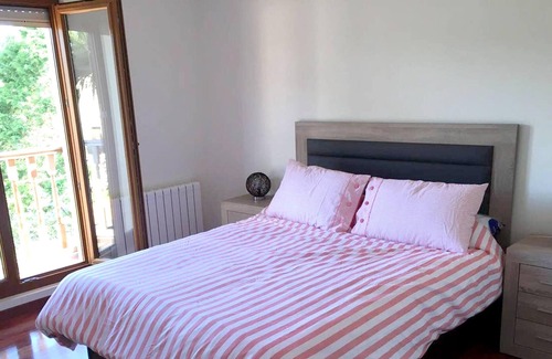 Concha House | Homerez - Large house 1 km from the beach for 12 pers. with garden in Casasola