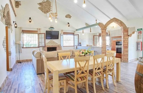 Prado del Rey Villa | Homerez - Luxurious Villa in Prado del Rey with Private Pool