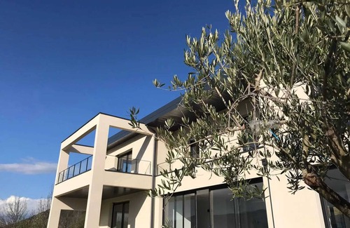 Saint-Peray Villa | Homerez - Luxury Villa in Saint-Péray with pool