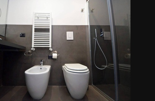 Quartieri Spagnoli Apartment | Homerez - Modern 90m² Apartment in Napoli + Balcony