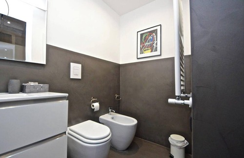 Quartieri Spagnoli Apartment | Homerez - Modern 90m² Apartment in Napoli + Balcony