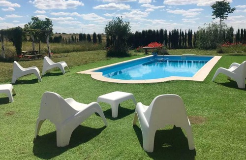 Villanueva del Duque House | Homerez - Nice house for 6 ppl. with shared pool and garden at Alcaracejos