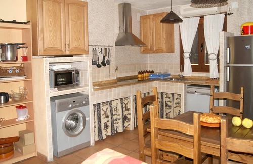 Sotoserrano House | Homerez - Nice house for 6 ppl. with terrace at Sotoserrano