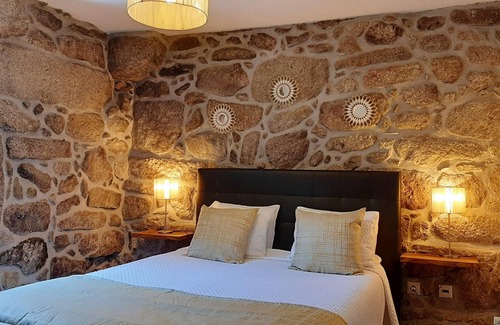 Lindoso House | Homerez - Nice house for 2 ppl. with balcony at Lindoso