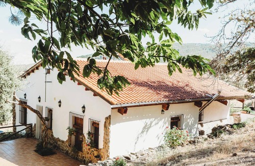 Monesterio Villa | Homerez - Peaceful villa in Monesterio with private pool
