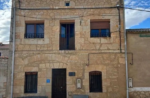 Valdeande House | Homerez - Spacious House in Valdeande with Garden