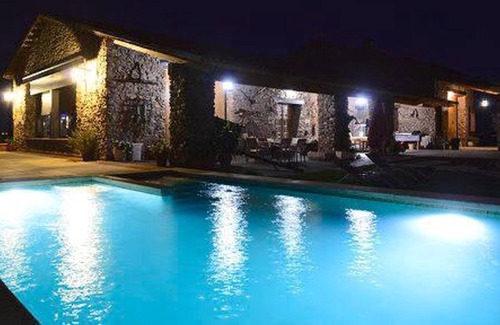 Fernan Caballero Villa | Homerez - Villa for 10 ppl. with swimming-pool and garden at Fernán Caballero