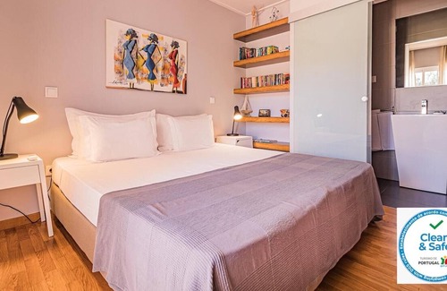 Fornos Villa | Homerez - Villa for 15 ppl. with swimming-pool, garden and terrace at Sesimbra