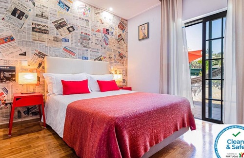 Fornos Villa | Homerez - Villa for 15 ppl. with swimming-pool, garden and terrace at Sesimbra