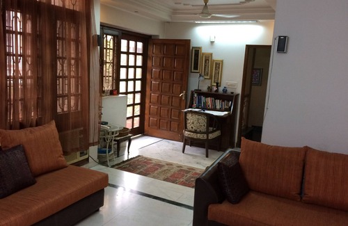 Noida Apartment | HomeStay Premium for Professionals