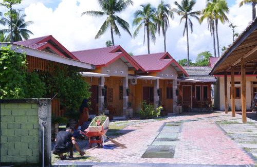 Ampana House | Homestay & Resto 88