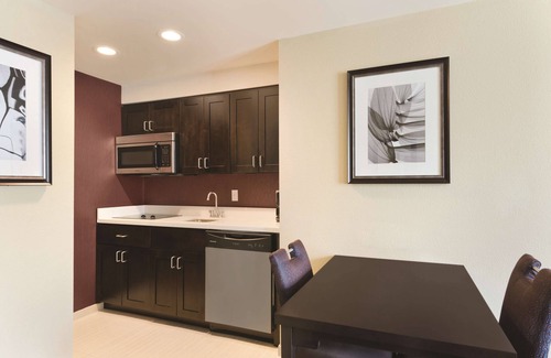 Mobile Hotel | Homewood Suites by Hilton Mobile I-65/Airport Blvd, AL