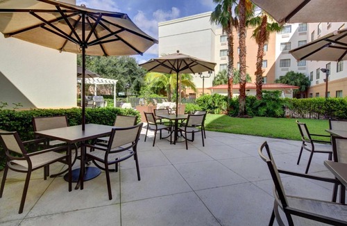 Villages of Palm Beach Lakes Hotel | Homewood Suites by Hilton West Palm Beach