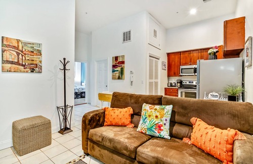 Spring Garden Condo | Homey First Floor Flat near the Convention Center-Center City/Chinatown