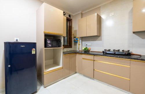 Sainik Farm Apartment | Homlee-Anupam 3BHK-Lift-Parking-Saket-Max Hospital