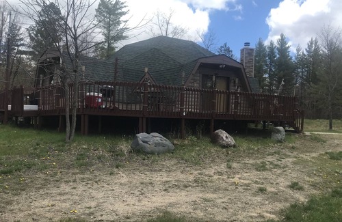 Lewiston House | Honey dome Hideout Unique cabin sitting on 5 acres in northern Michigan