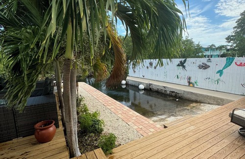 Big Pine Key House | Honey Hole a Big Pine Key paradise, canal to Bogie Channel