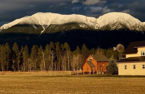 Kalispell House | Honey's Place Hideaway