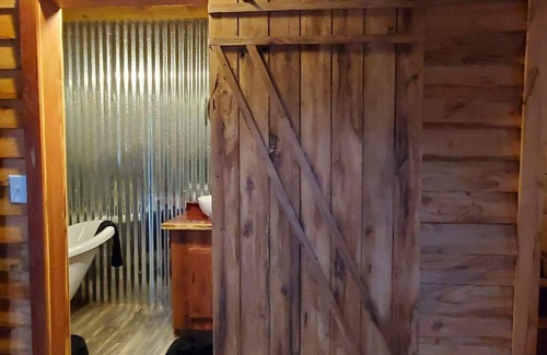 Boys Ranch Cabin | Honeymoon Hideaway