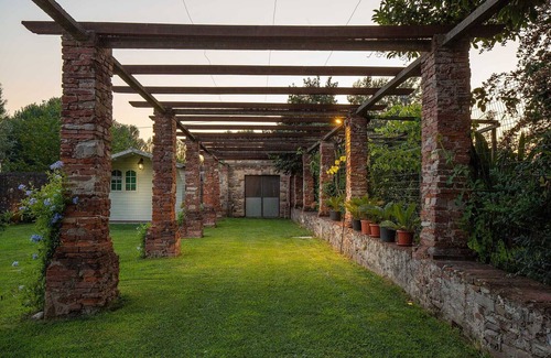Lucca Villa | HONEYMOON LEONOR VILLA in bike distance from Lucca
