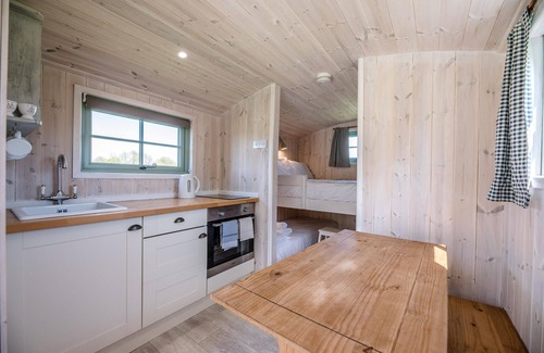 Bedfield House | Honeysuckle Farm Hut 2 - Suffolk Farm Holidays