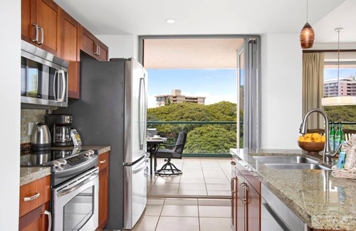 Honokowai Condo | Honua Kai | 2 Free Rental Cars | KBM Resorts | Extra Large Corner Suite! | 2 Units, 4 Bedrooms | HK ML-1397