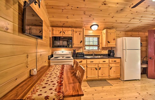 St George Cabin | ‘Hooah’ Cabin Retreat w/Grill & Step-Free Access
