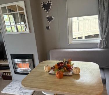 Prestonpans Apartment | Hoopers Hideaway Caravan Rental Setonsands