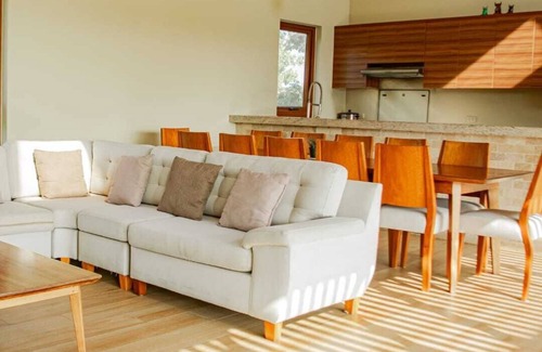 Ica Villa | HOP Lago & Mar: space and stunning views