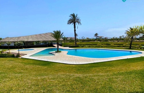 Ica House | HOP Solarena: Classic Charm with Lagoon View