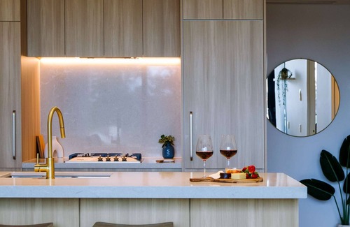 Frankston Apartment | Horizon Bliss - access to spa and opposite the beach