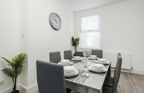 Anfield Apartment | HORNSEY LODGE - Strictly NO Parties